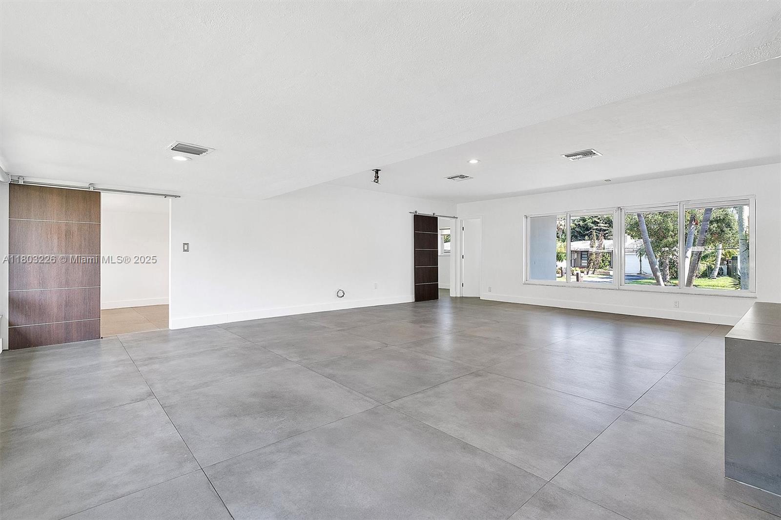 RIVER BAY PARK ADDN - Residential Lease