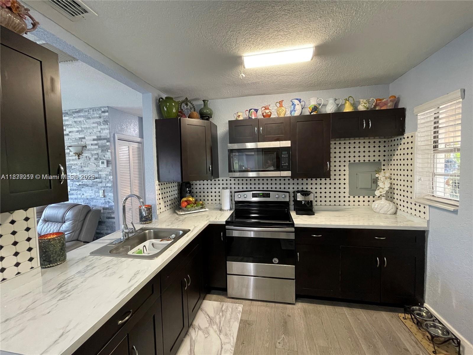 GOLF ESTATES - Residential