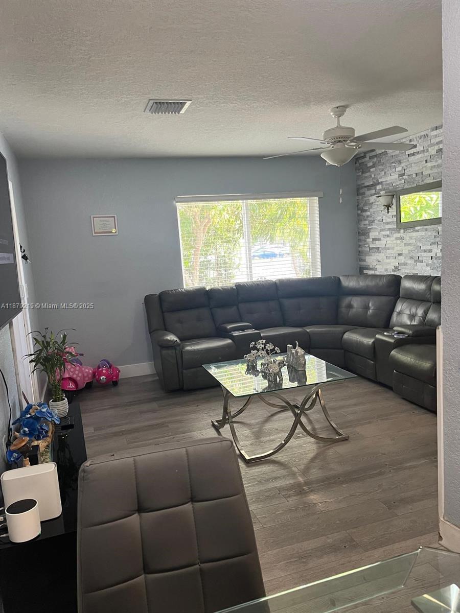 GOLF ESTATES - Residential