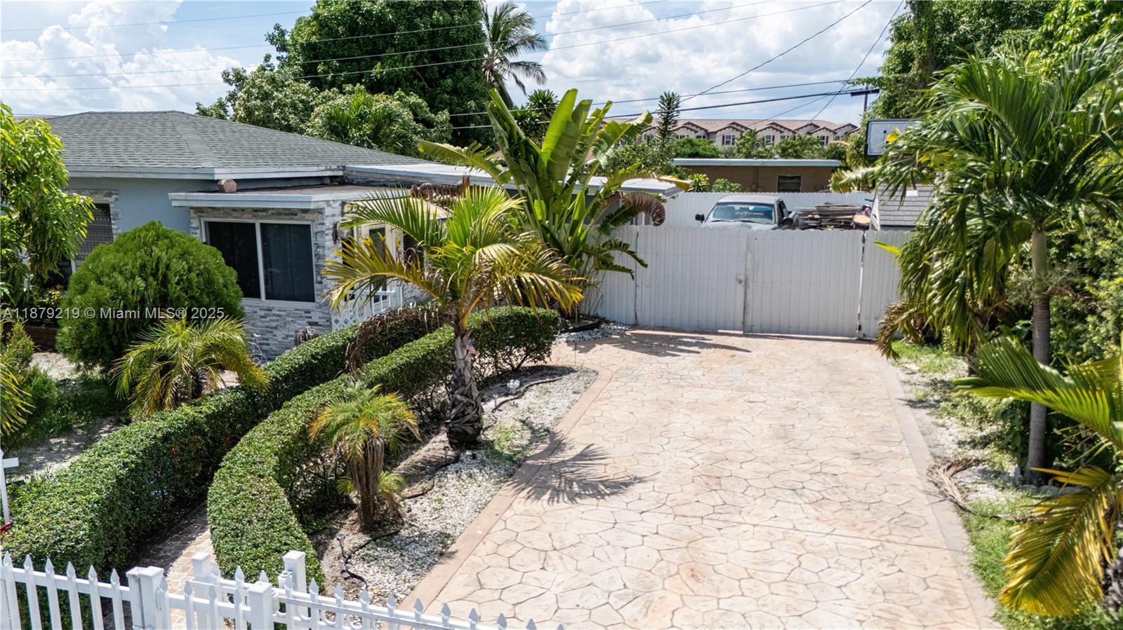 GOLF ESTATES - Residential