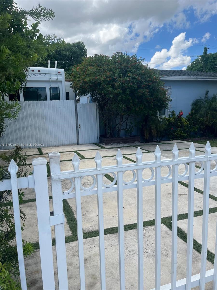 GOLF ESTATES - Residential