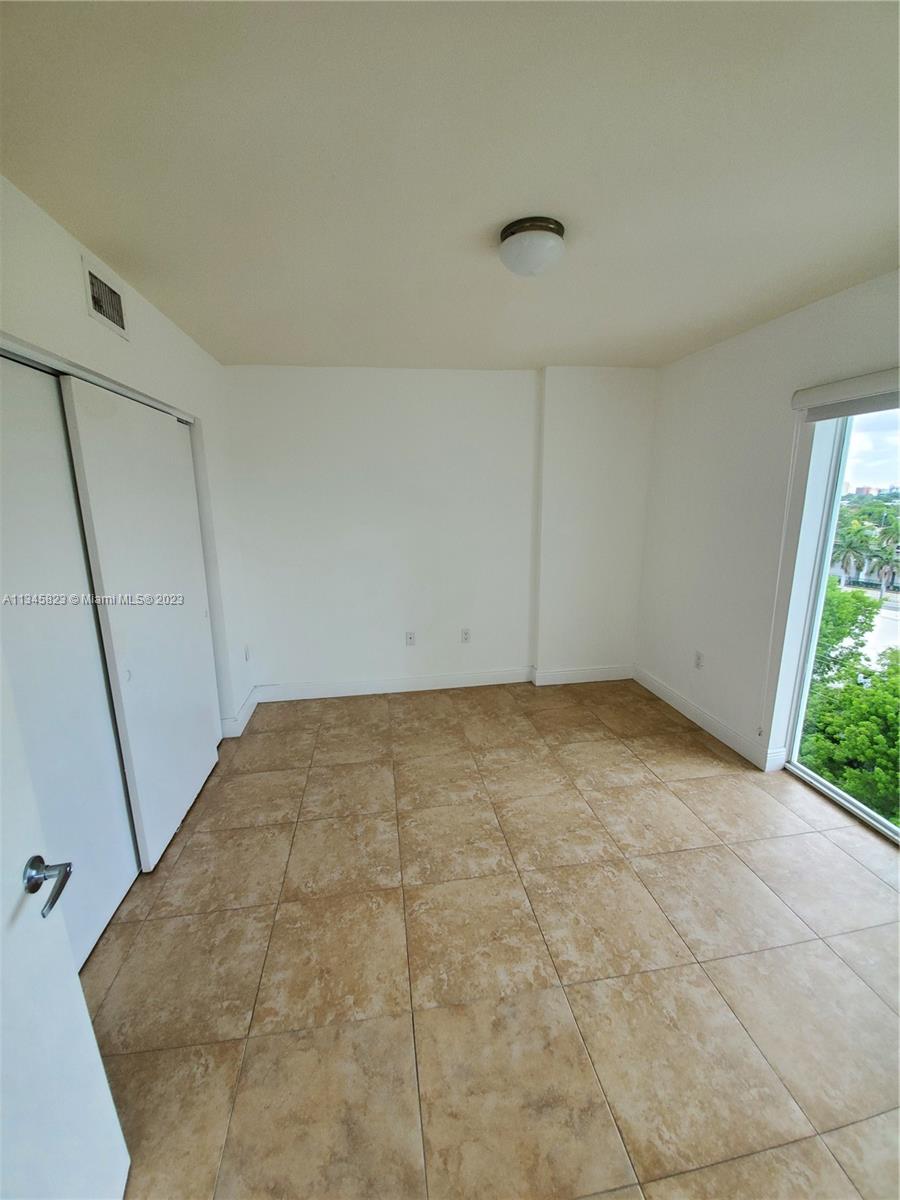 VILLAGGIO IN THE GROVE TO - Residential Lease