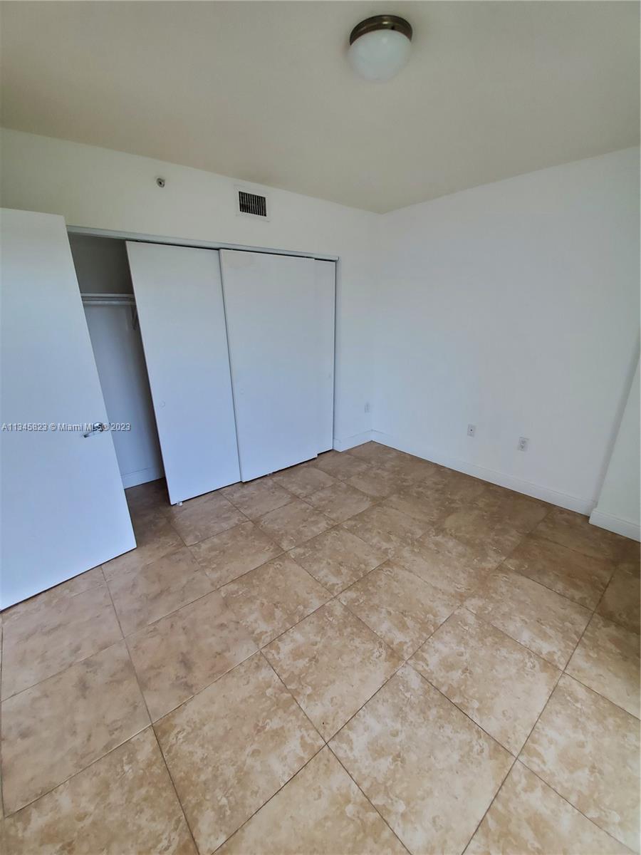 VILLAGGIO IN THE GROVE TO - Residential Lease