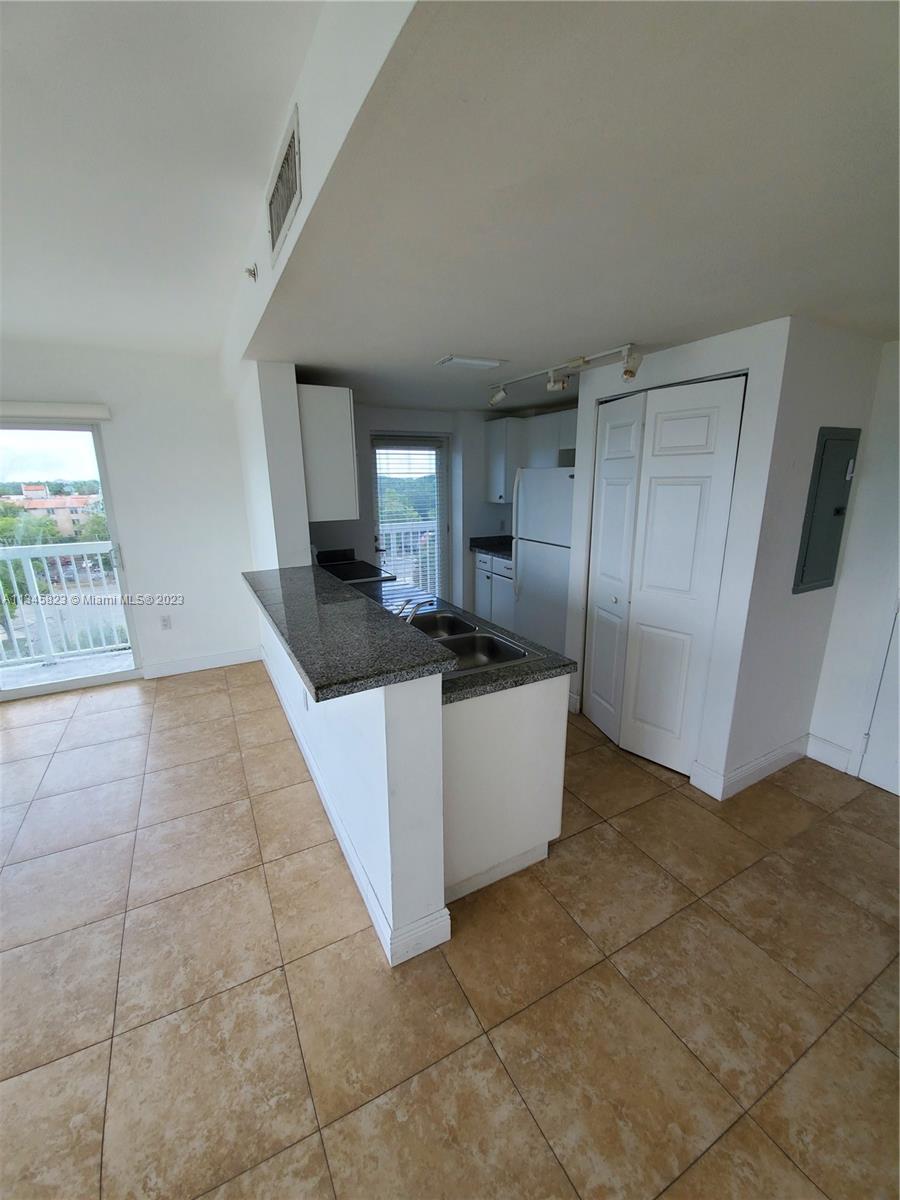 VILLAGGIO IN THE GROVE TO - Residential Lease