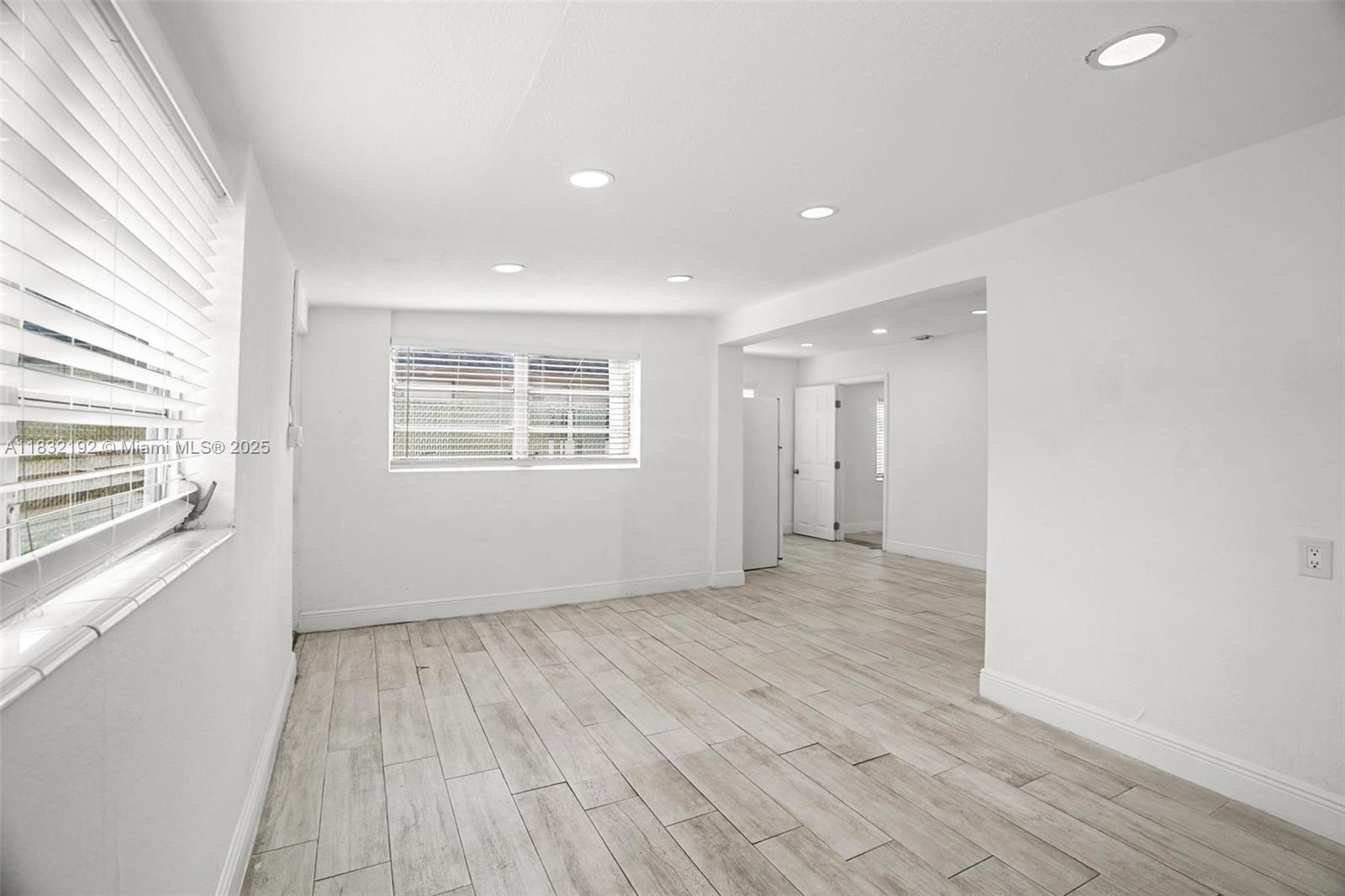 25 SW 14th St 0