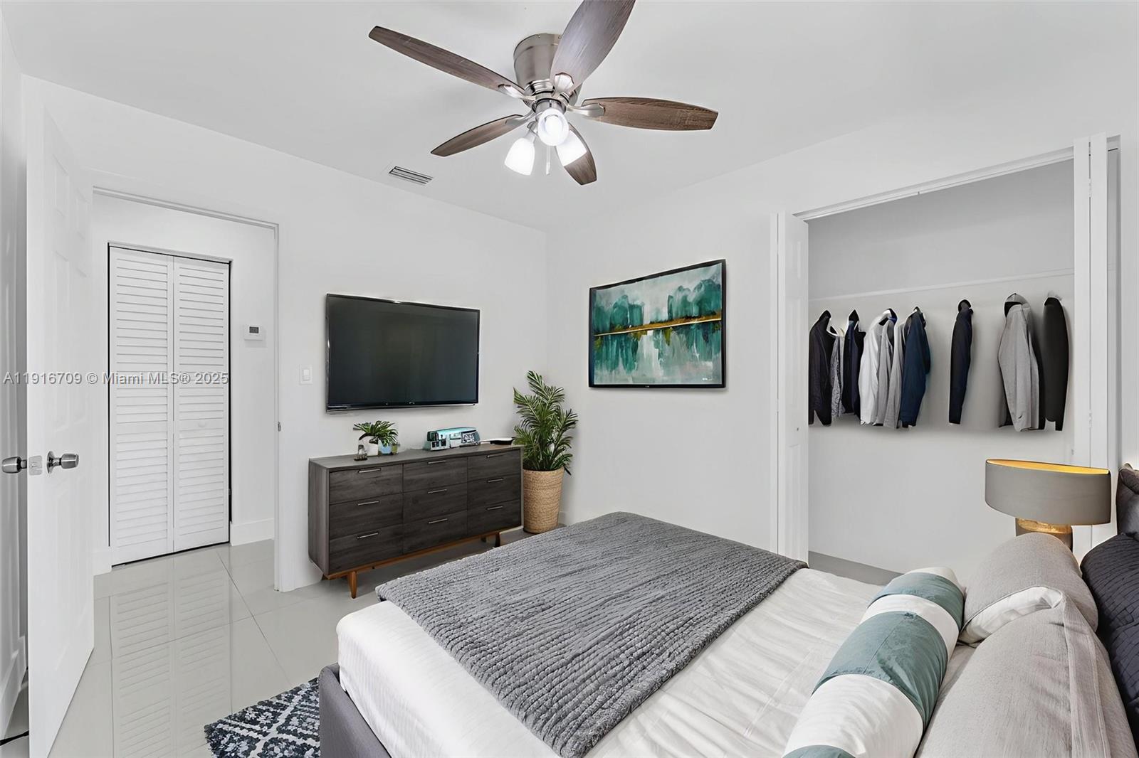 JENADA VILLAS - Residential Lease