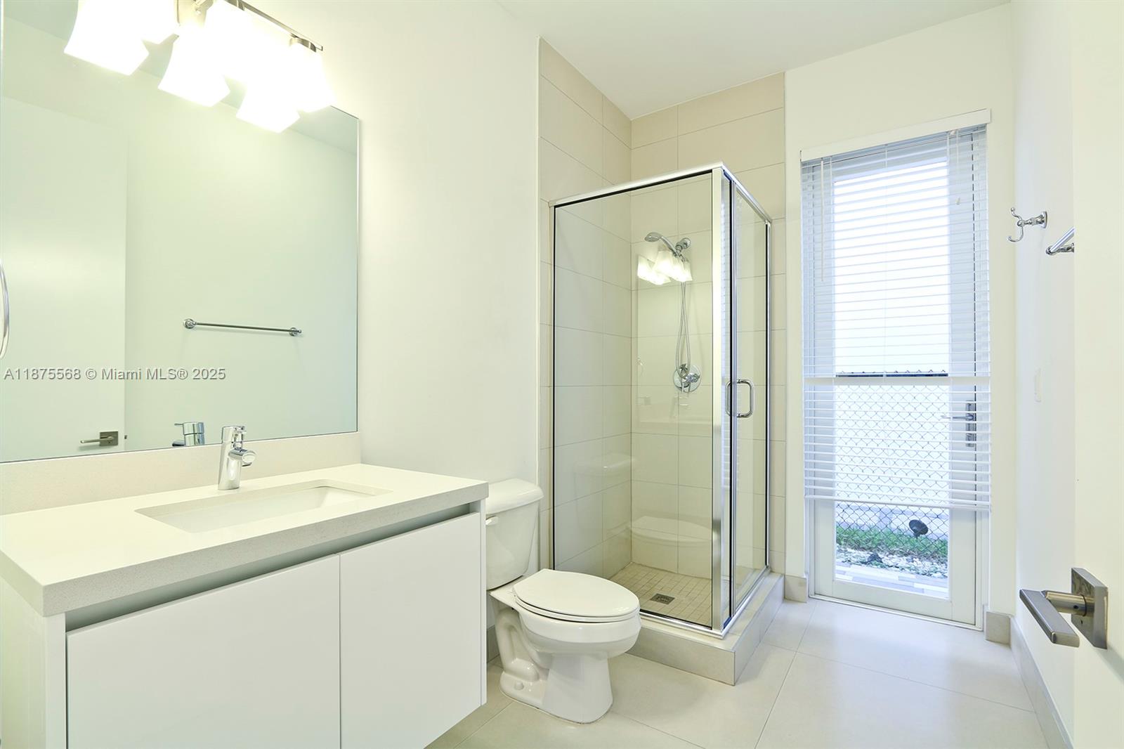 DORAL COMMONS RESIDENTIAL - Residential Lease