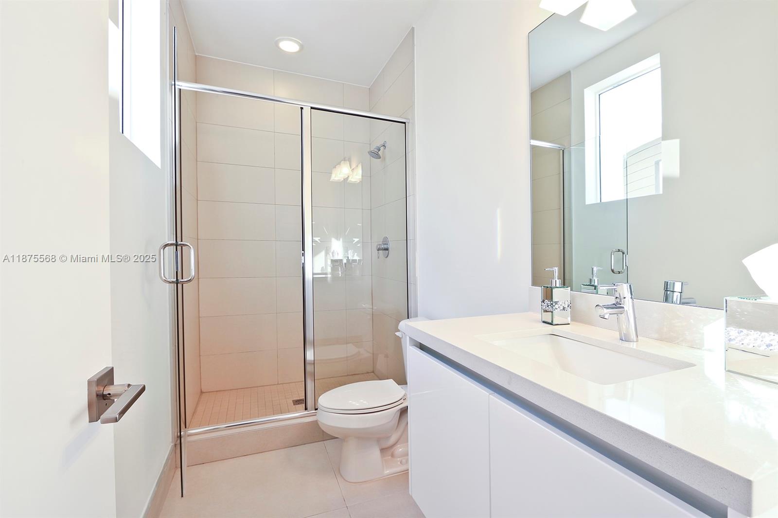 DORAL COMMONS RESIDENTIAL - Residential Lease