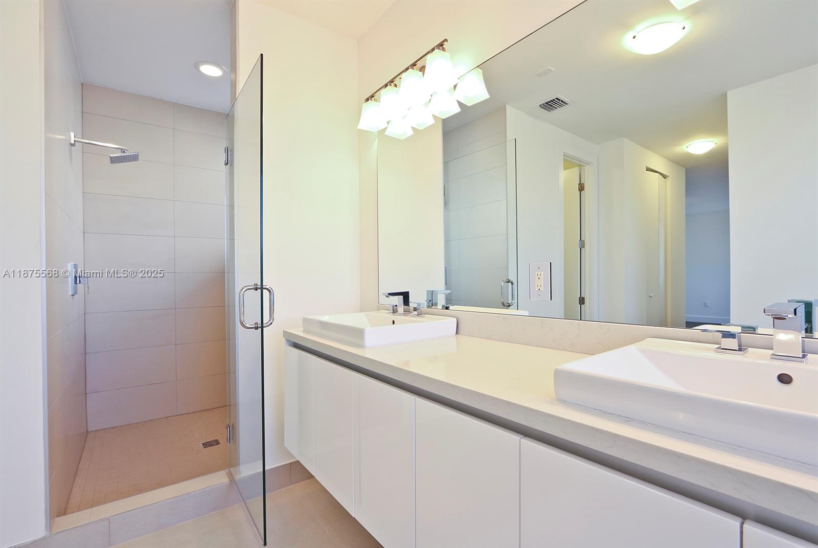 DORAL COMMONS RESIDENTIAL - Residential Lease