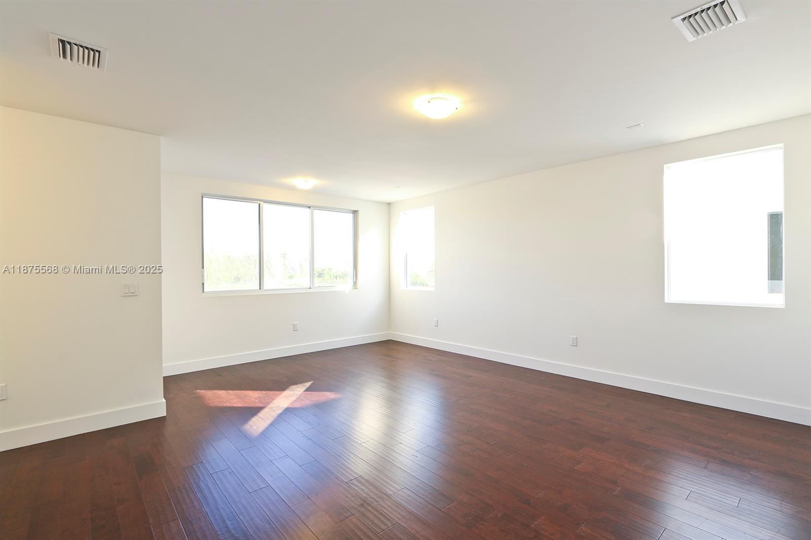 DORAL COMMONS RESIDENTIAL - Residential Lease