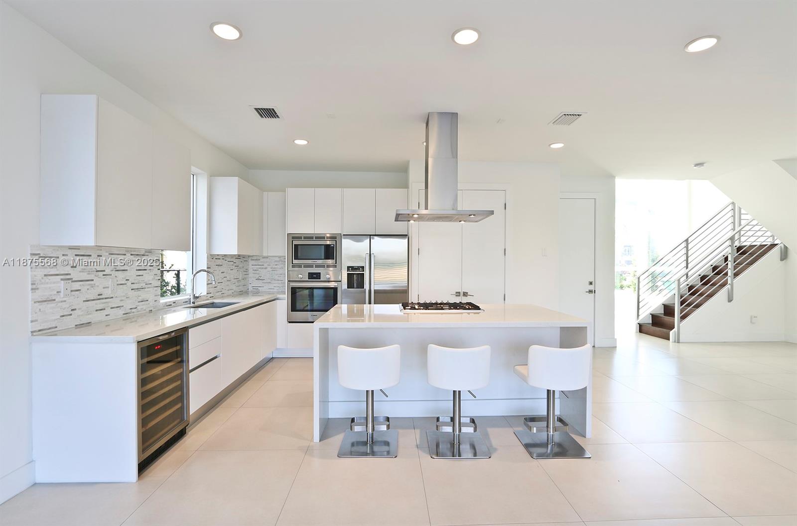 DORAL COMMONS RESIDENTIAL - Residential Lease