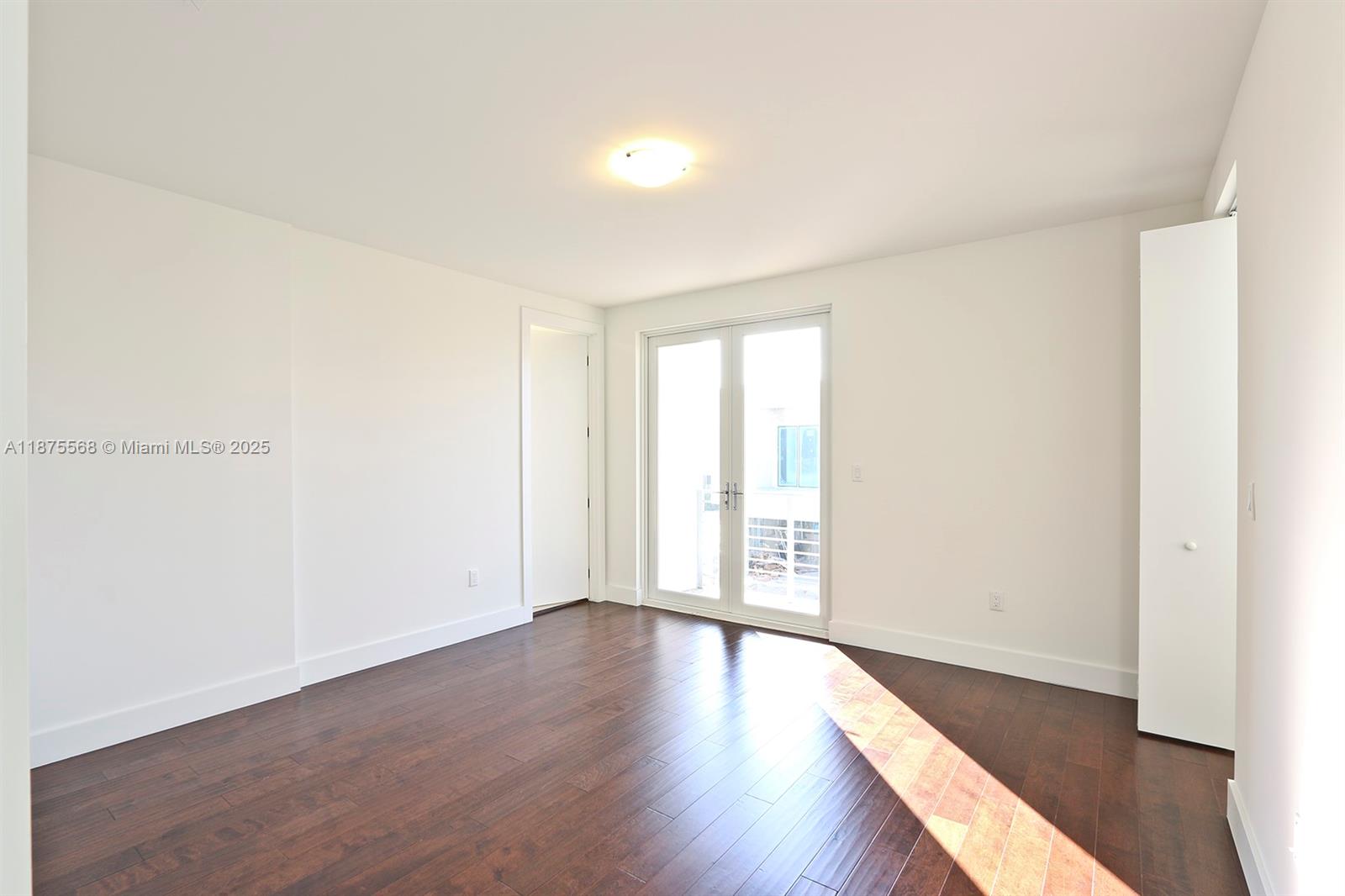 DORAL COMMONS RESIDENTIAL - Residential Lease