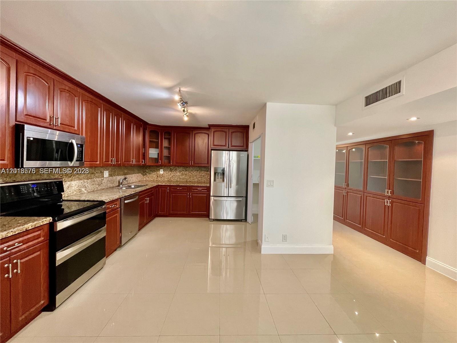Properties 3 20441 NE 30th Ave 122-9