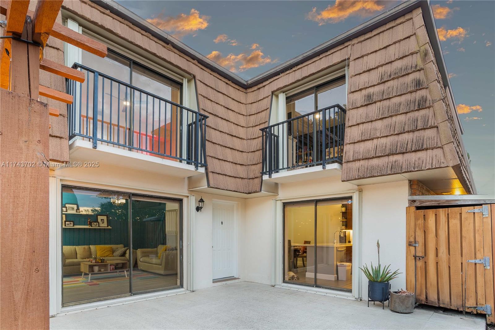 PINE ISLAND RIDGE SECTION - Residential