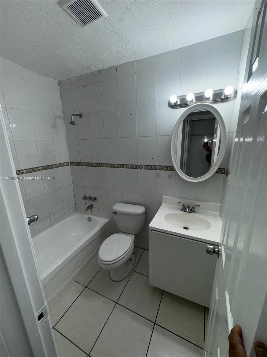 VILLAGE OF HIALEAH CONDO - Residential Lease