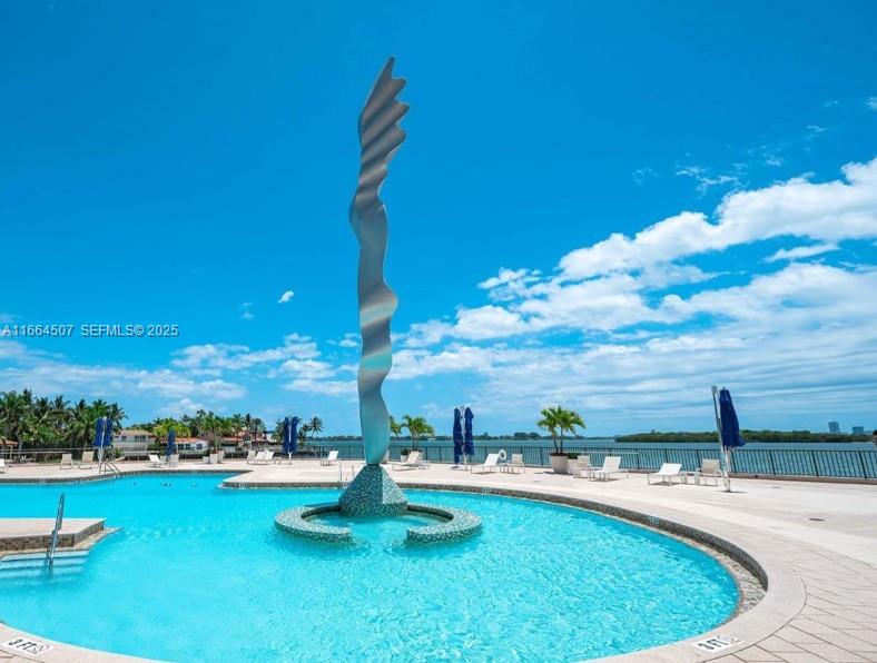 CRICKET CLUB CONDO - Residential