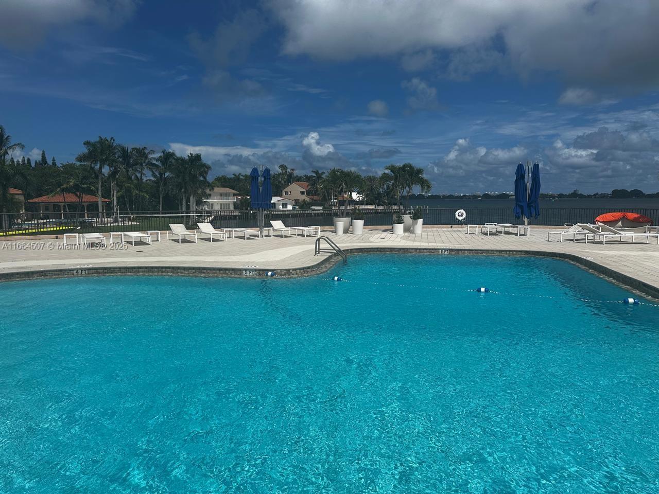 CRICKET CLUB CONDO - Residential