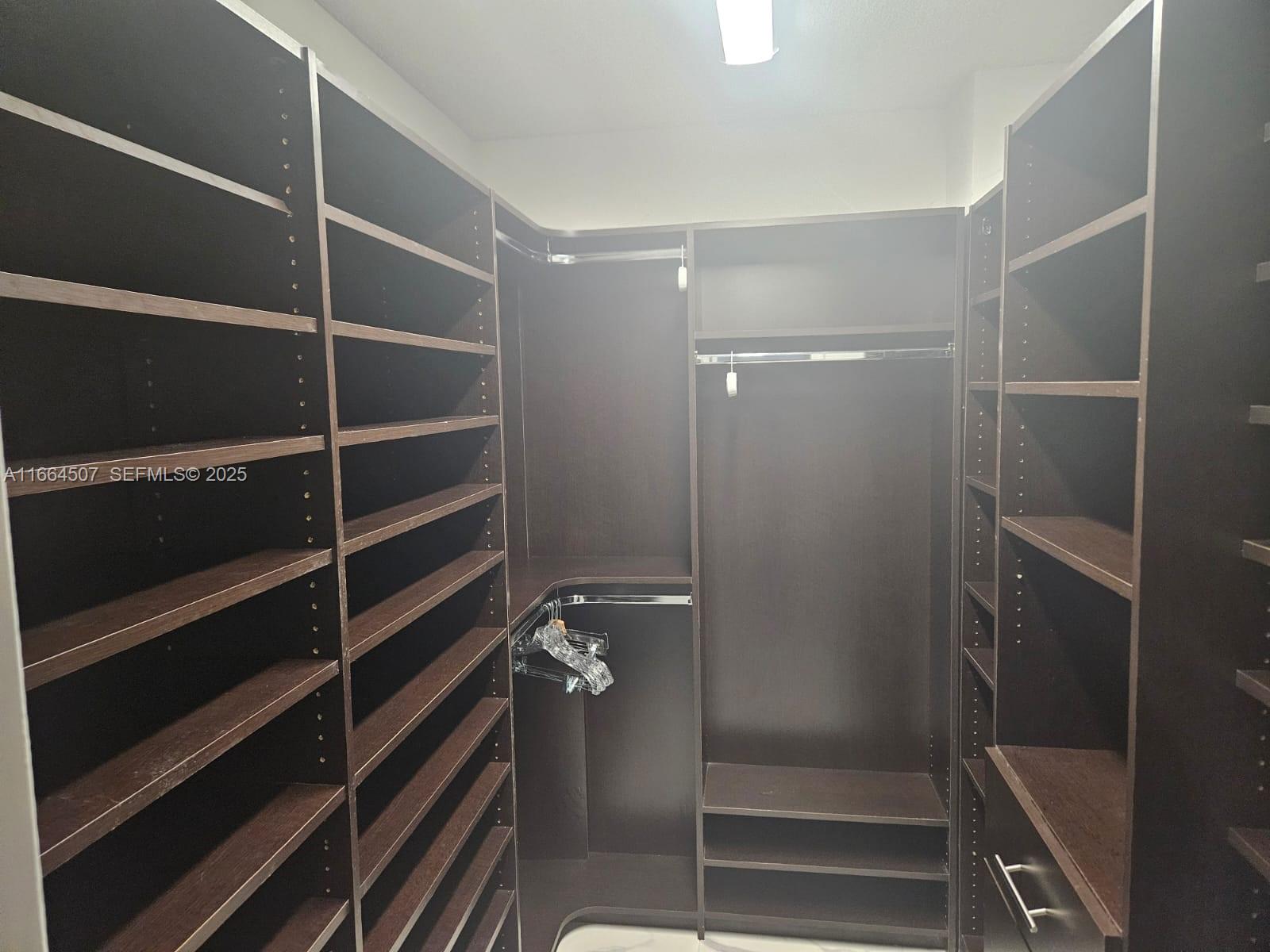 CRICKET CLUB CONDO - Residential