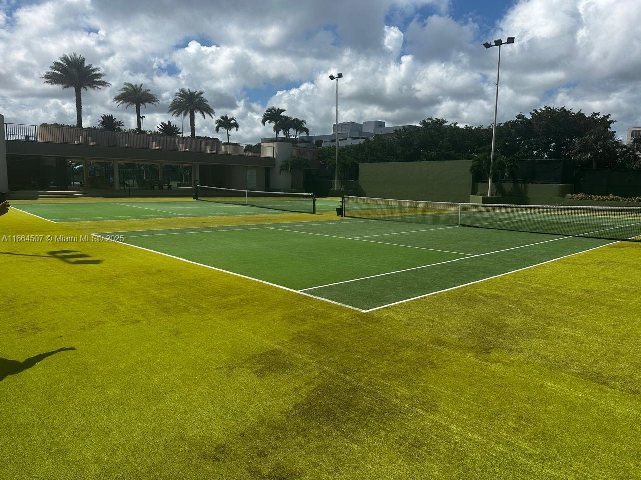 CRICKET CLUB CONDO - Residential