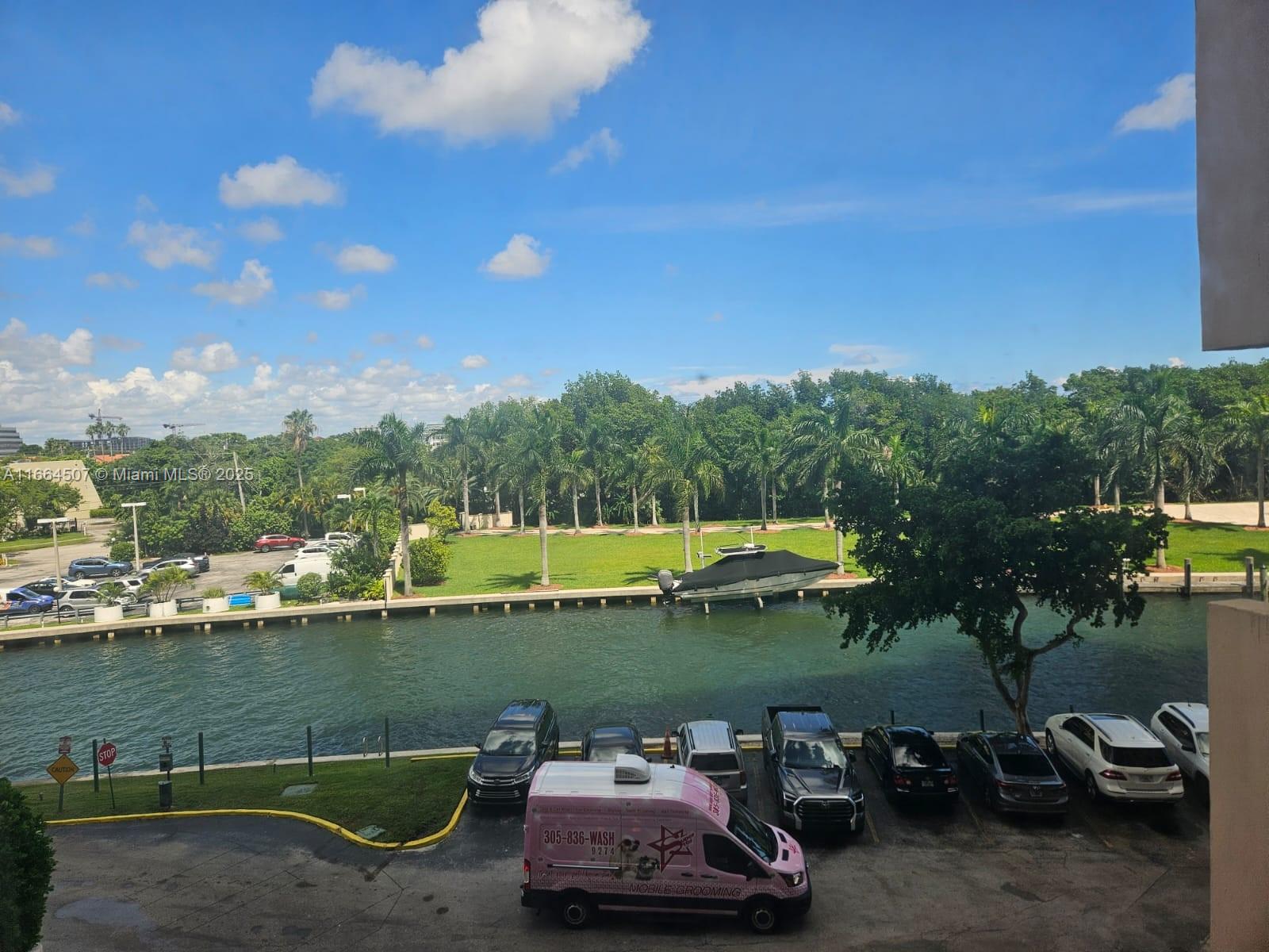 CRICKET CLUB CONDO - Residential