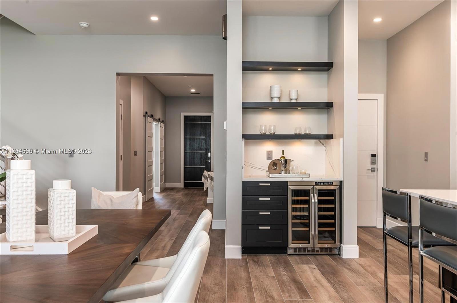 HILLSBORO ISLES - Residential