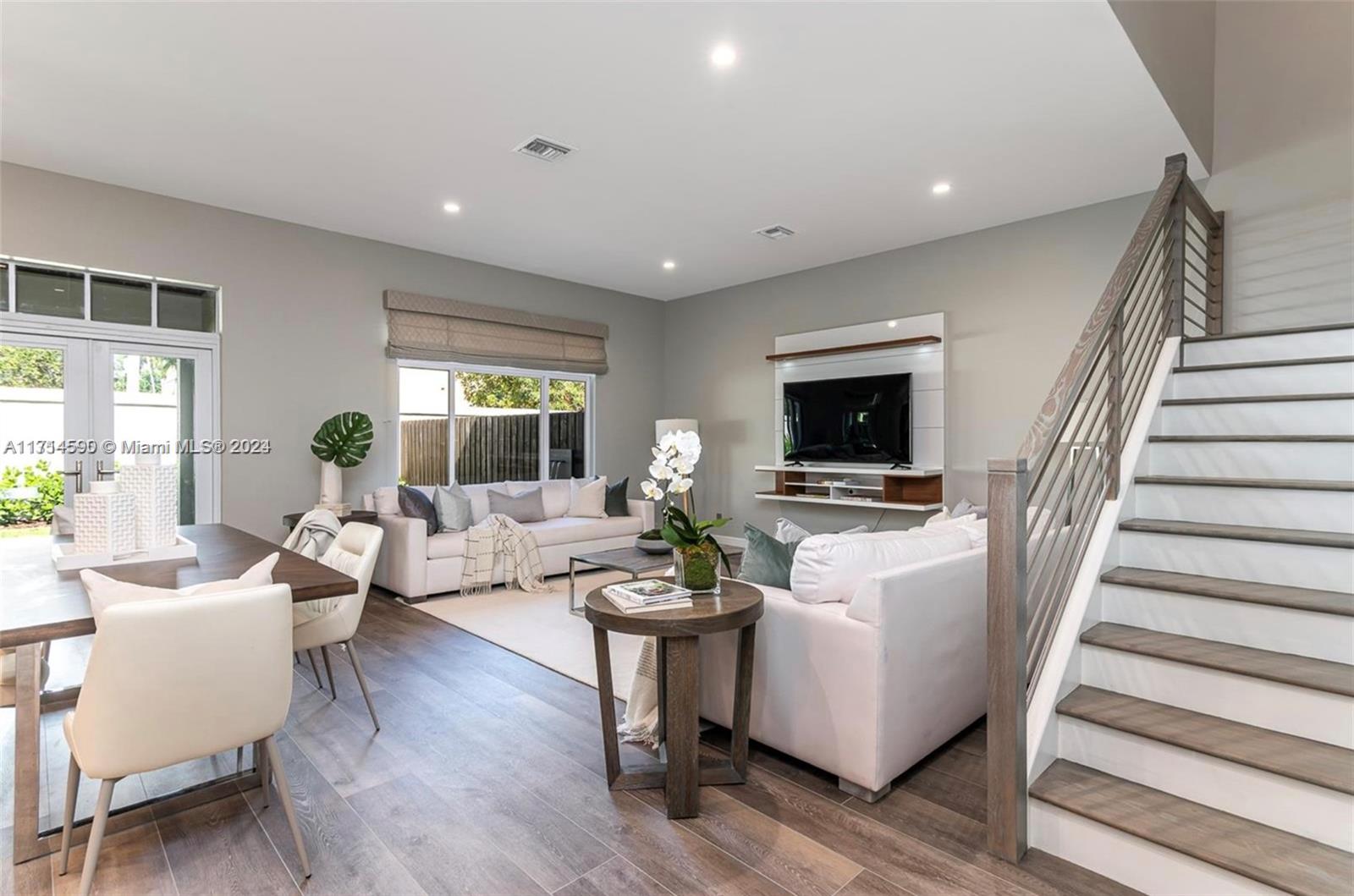 HILLSBORO ISLES - Residential