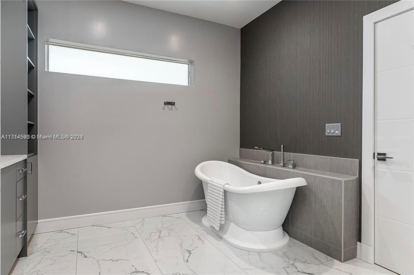 HILLSBORO ISLES - Residential