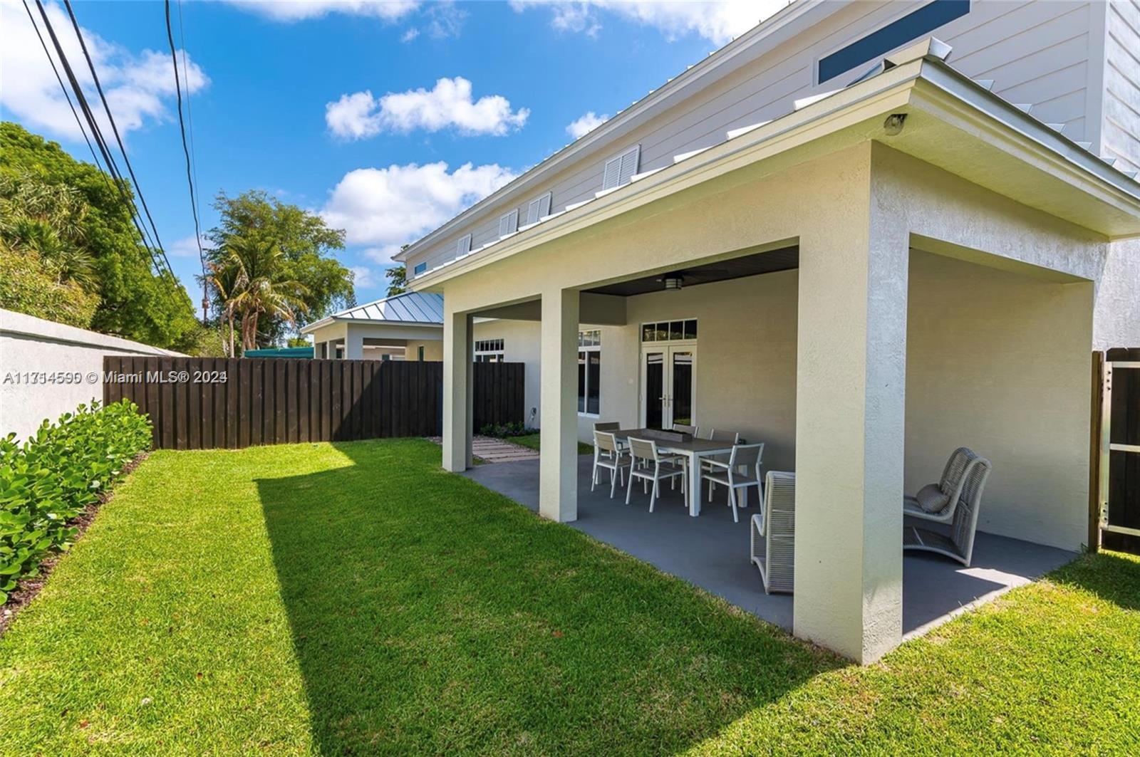 HILLSBORO ISLES - Residential