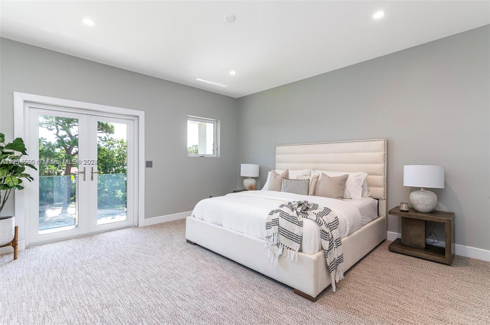 HILLSBORO ISLES - Residential