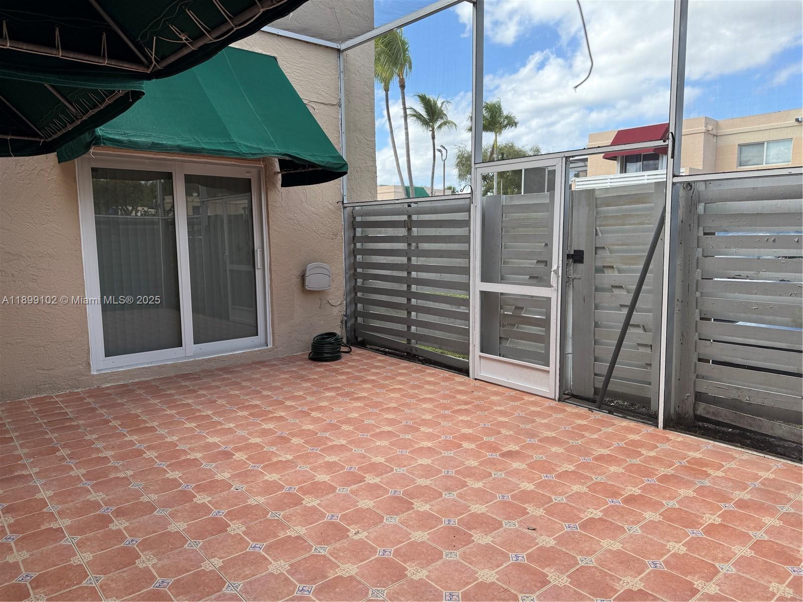 KENDALL CENTER - Residential Lease