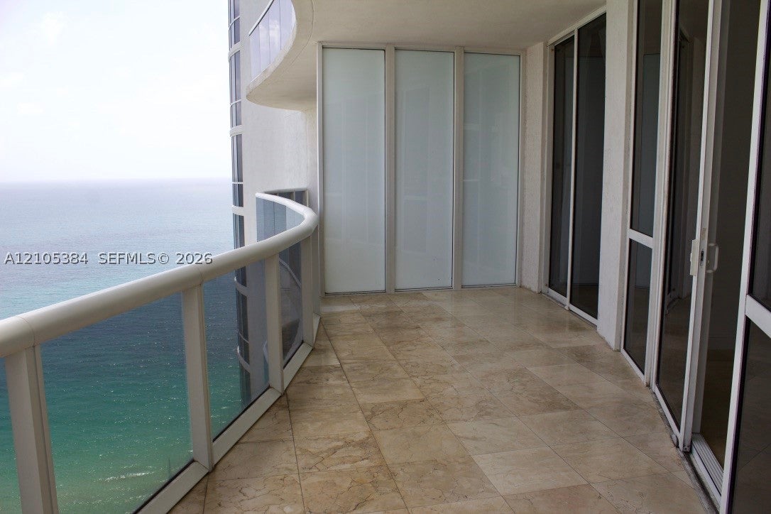 16001 Collins Ave 2803