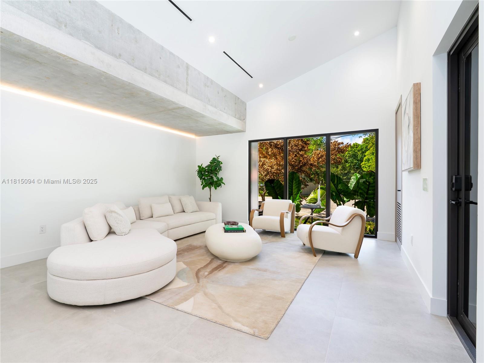 SILVER BLUFF ESTATES SEC - Residential