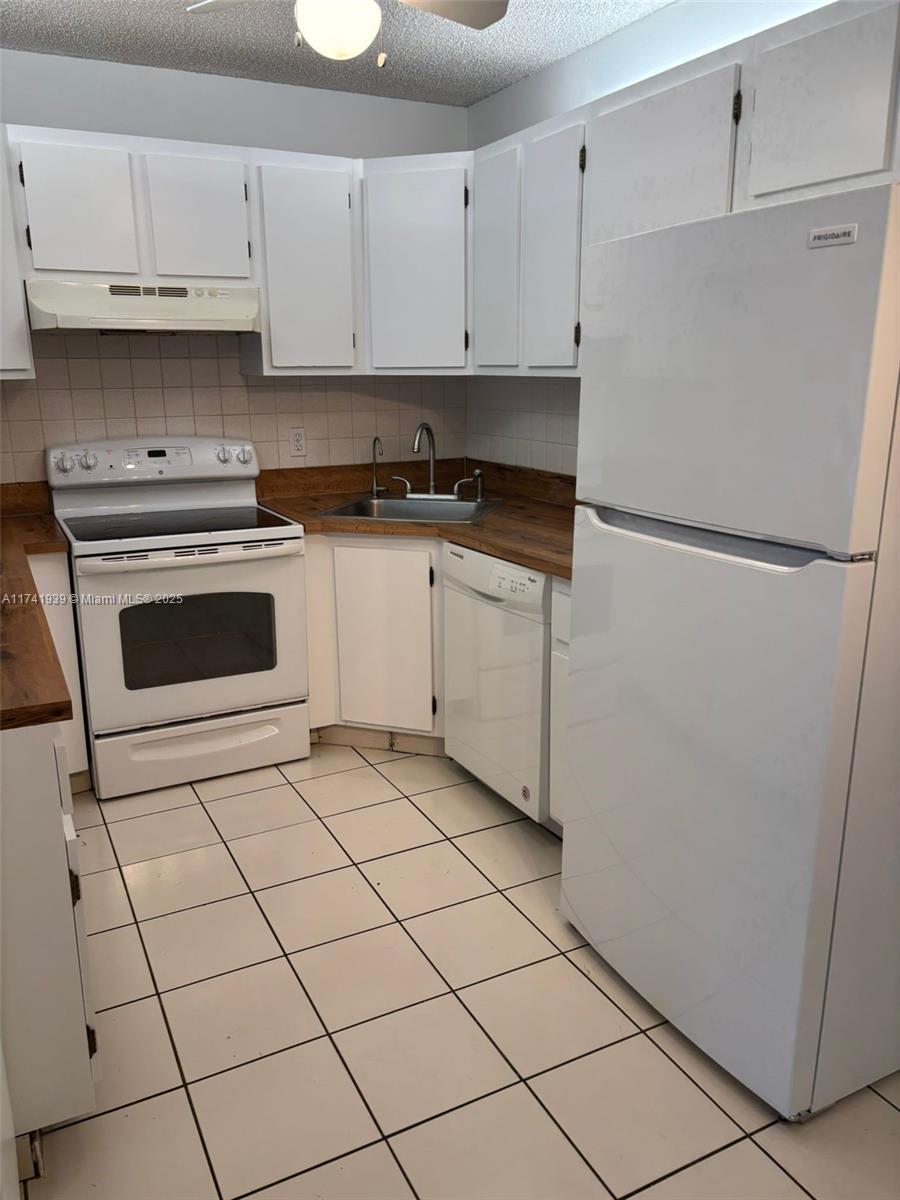 PINE RIDGE NORTH VILLAGE - Residential