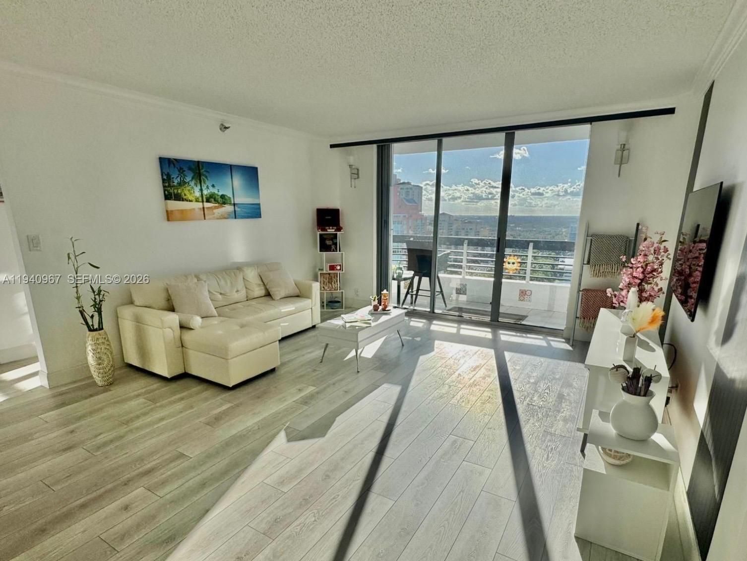 MYSTIC POINTE TOWER 500 C - Residential