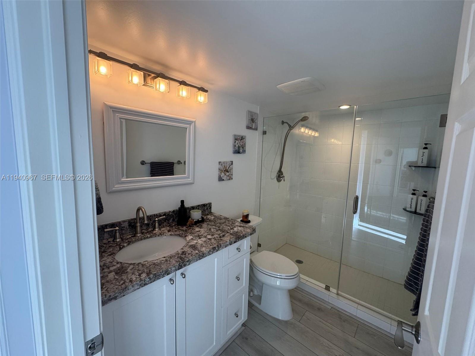 MYSTIC POINTE TOWER 500 C - Residential