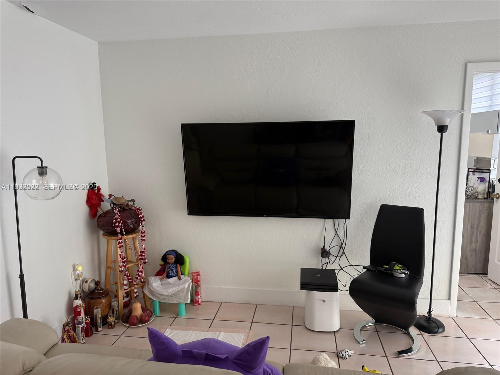 INTERNATIONAL PARK CONDO - Residential