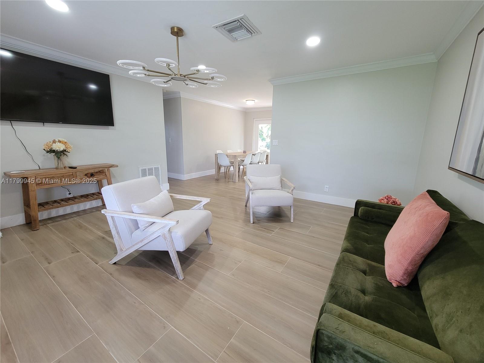 NORTH PALM BEACH VILLAGE - Residential Lease