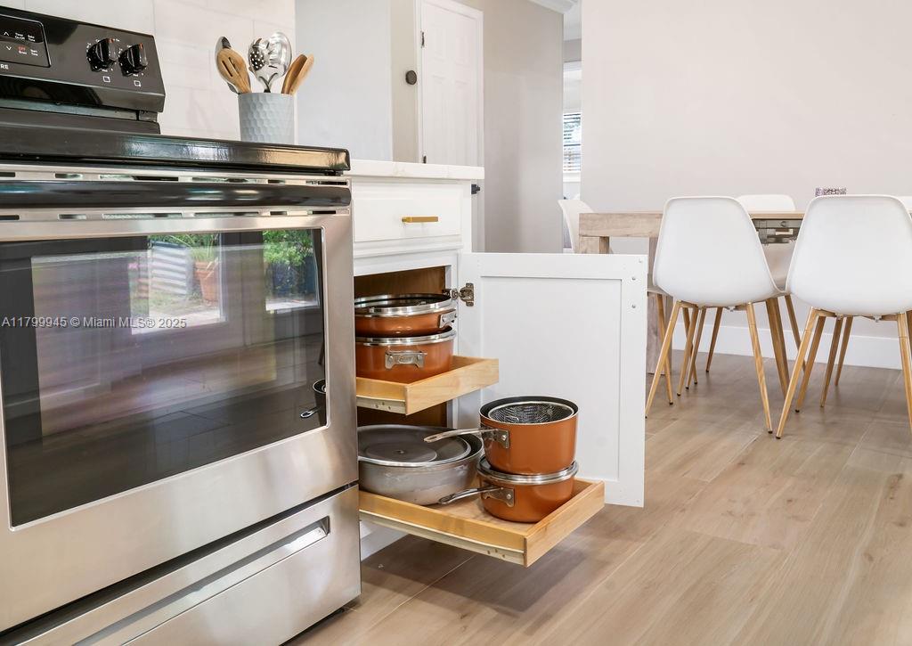 NORTH PALM BEACH VILLAGE - Residential Lease