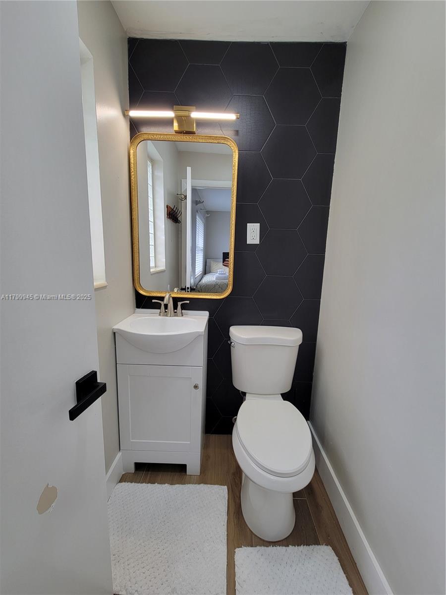 NORTH PALM BEACH VILLAGE - Residential Lease