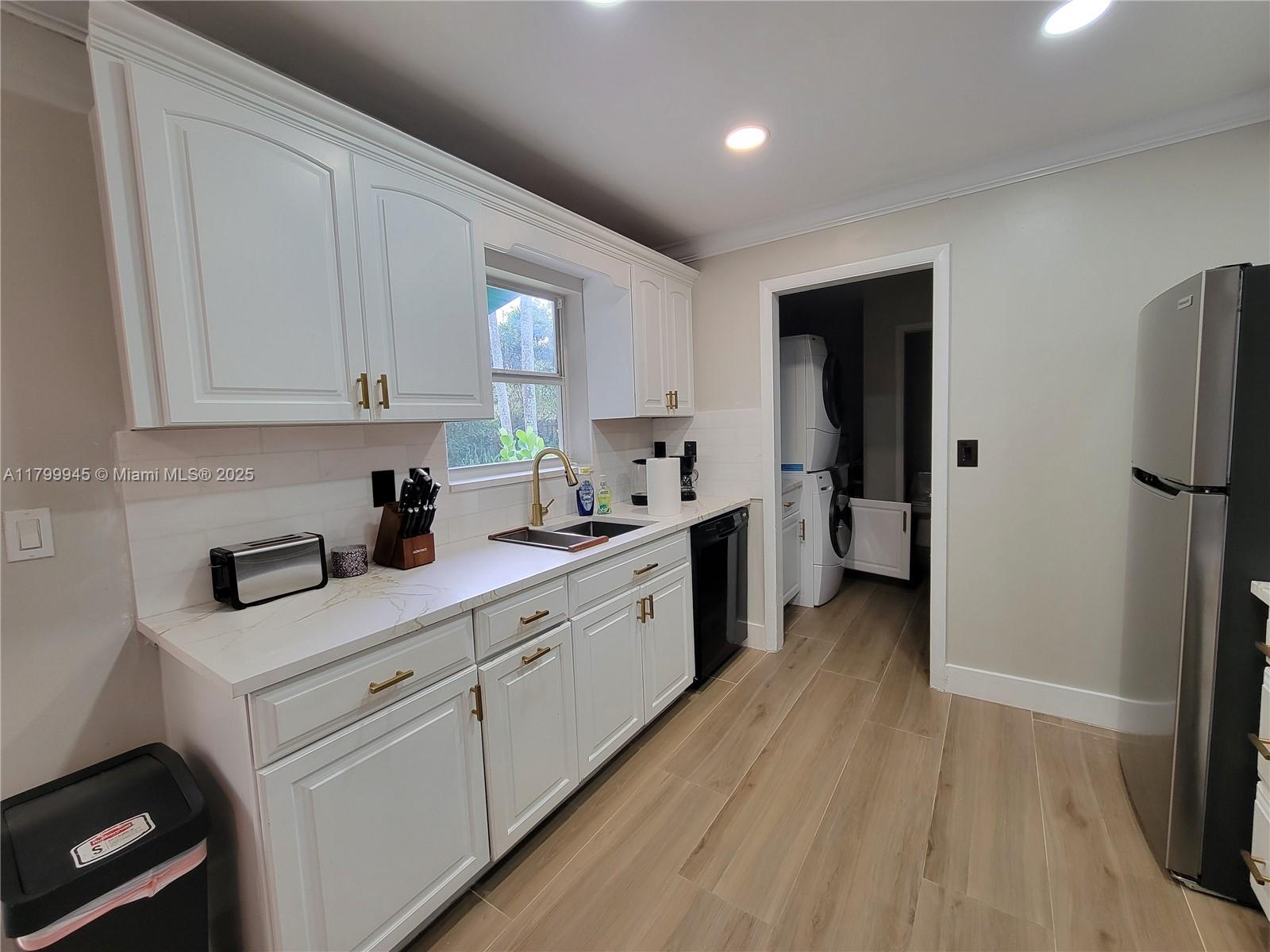NORTH PALM BEACH VILLAGE - Residential Lease
