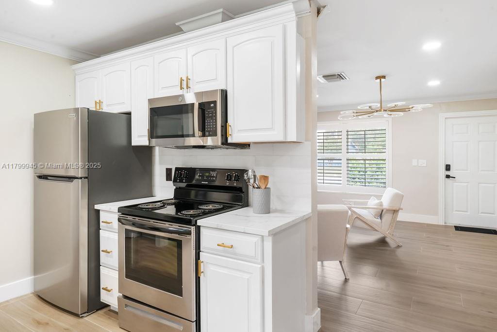 NORTH PALM BEACH VILLAGE - Residential Lease