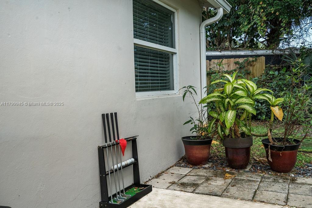 NORTH PALM BEACH VILLAGE - Residential Lease