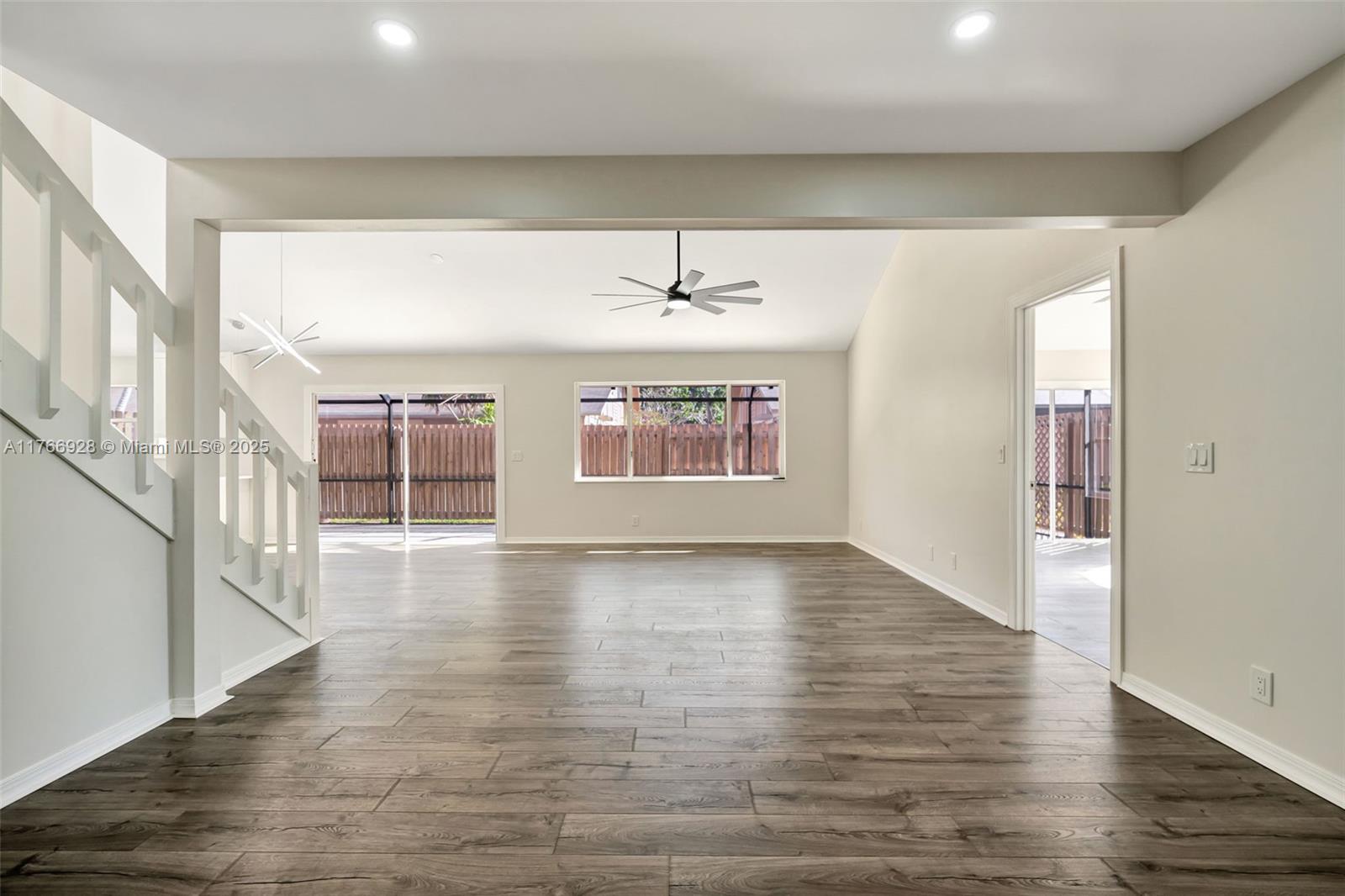 MAPLECREST - Residential