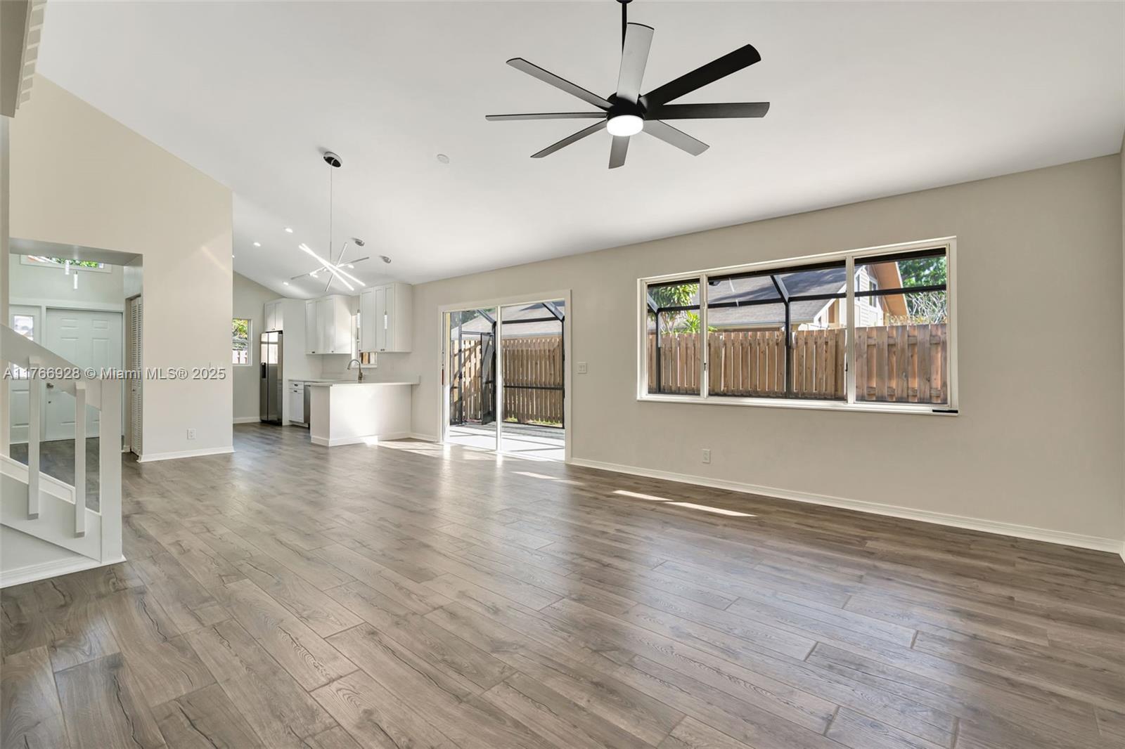 MAPLECREST - Residential