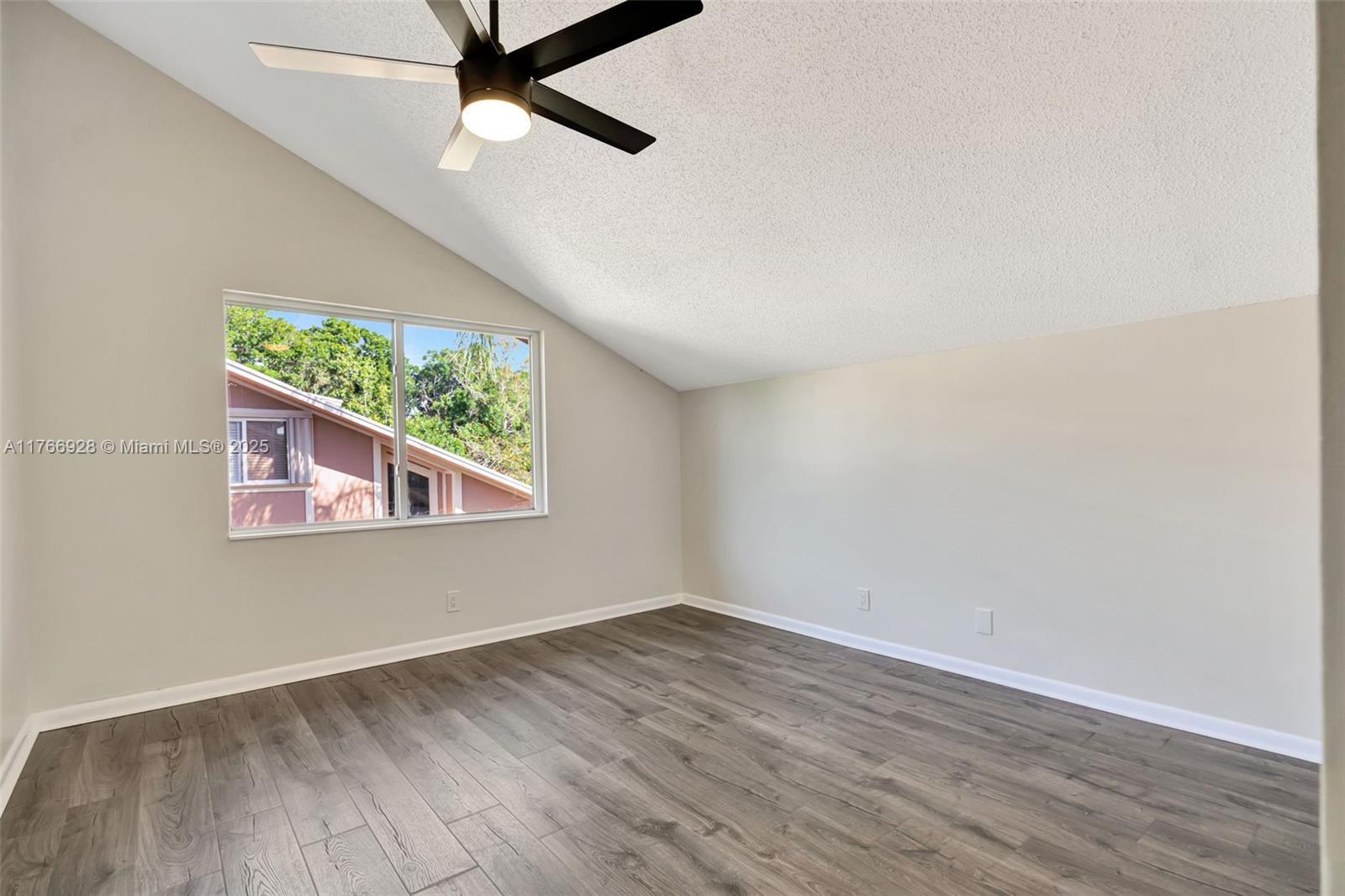 MAPLECREST - Residential