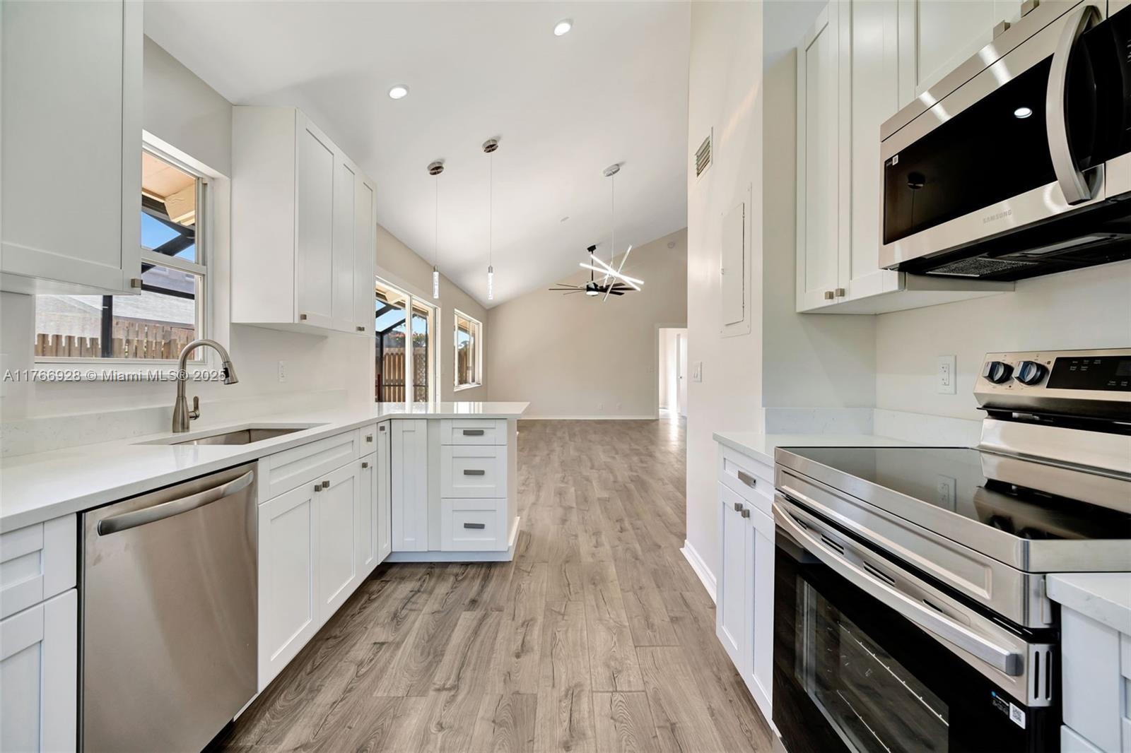 MAPLECREST - Residential