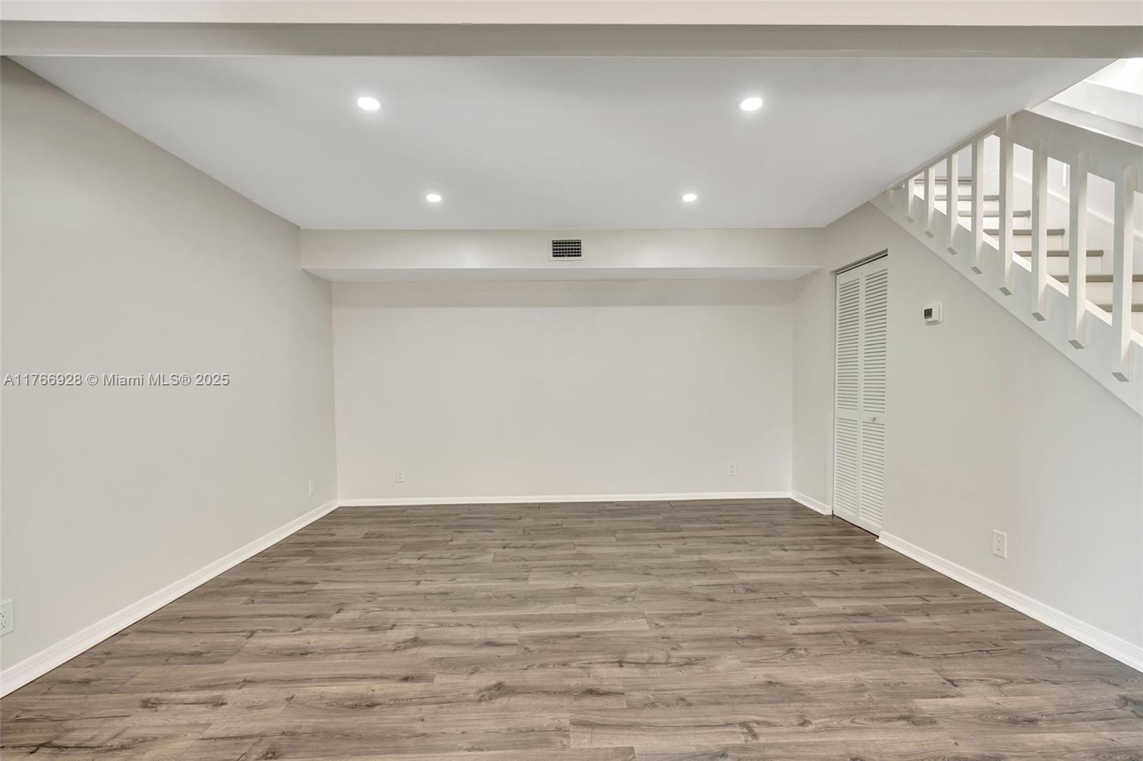 MAPLECREST - Residential