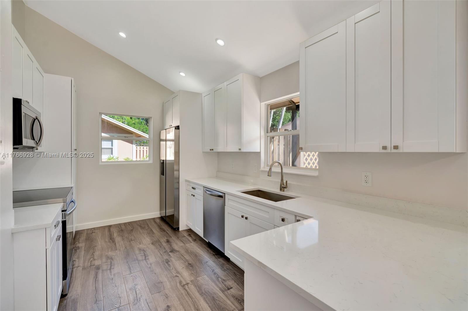 MAPLECREST - Residential