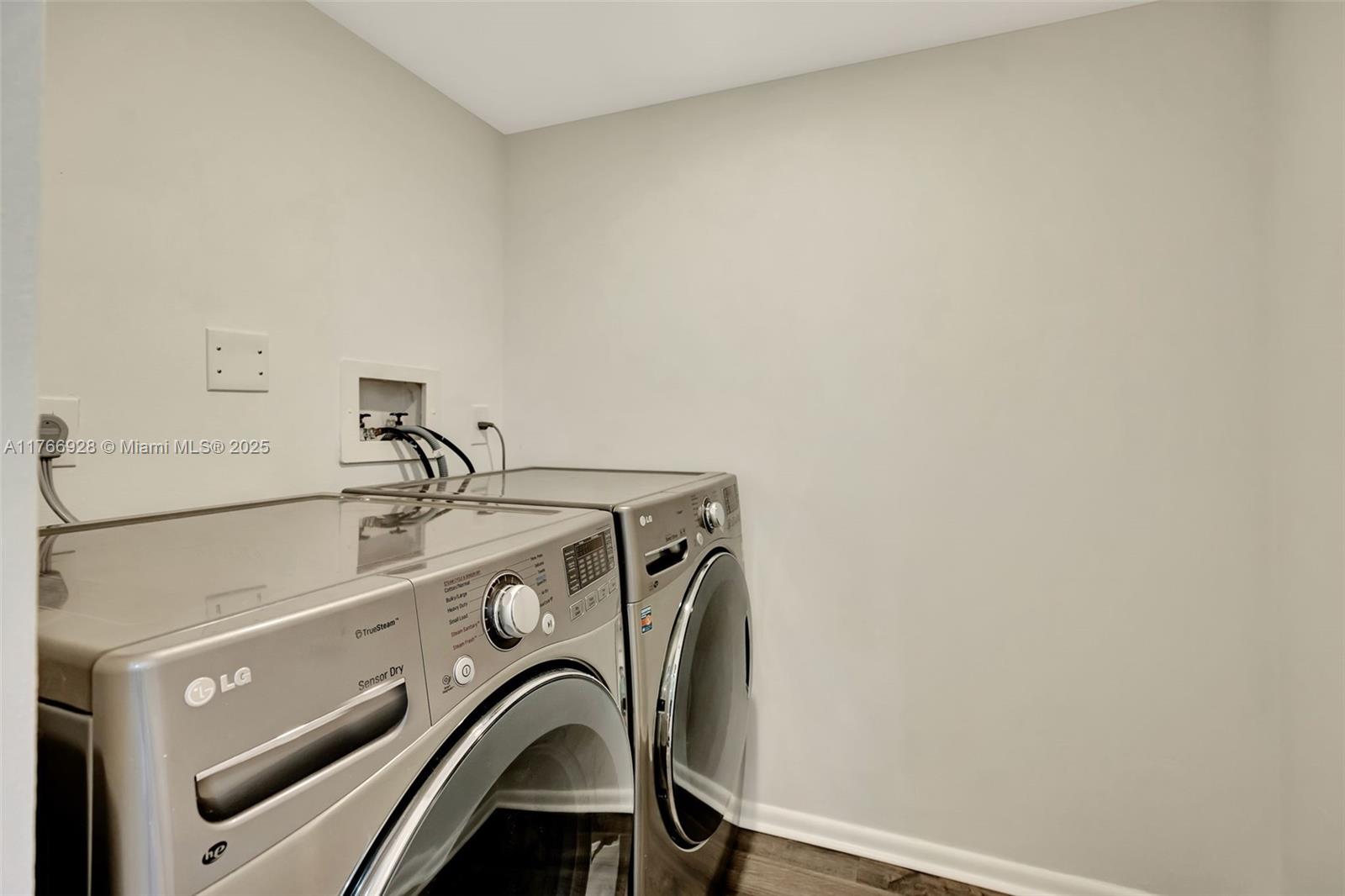 MAPLECREST - Residential