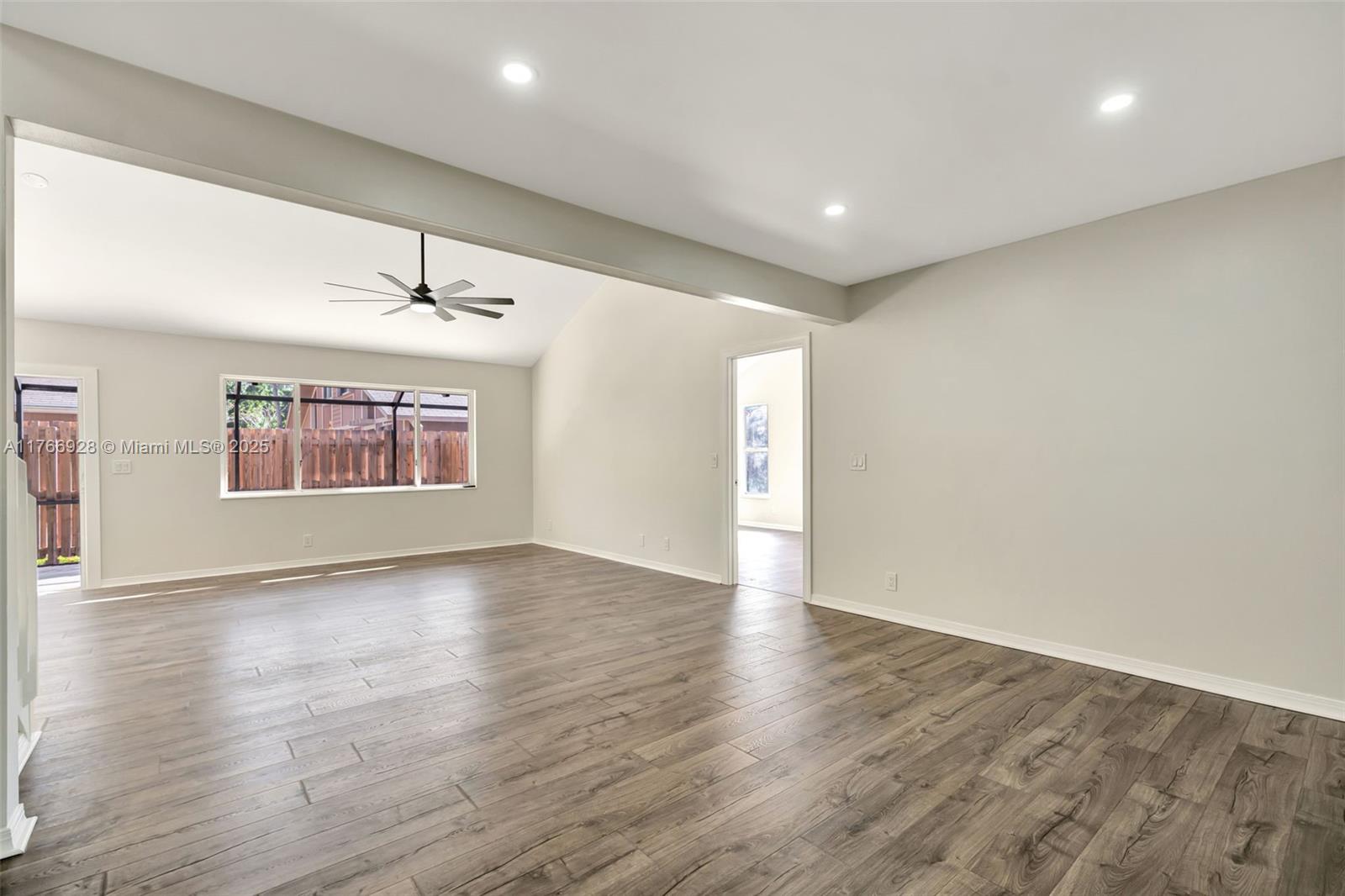 MAPLECREST - Residential